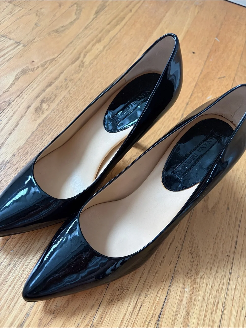 Banana Republic Black Patent Pointed-Toe Pumps size 8